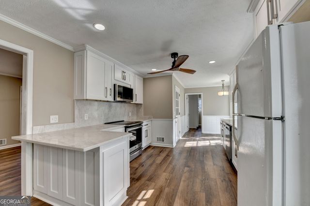 4461 S Roberts Drive, Sugar Hill, GA 30518