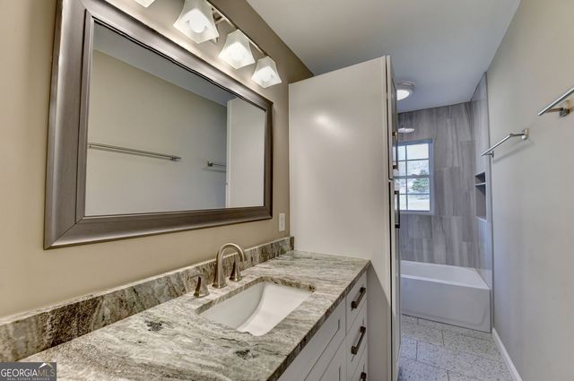 4461 S Roberts Drive, Sugar Hill, GA 30518