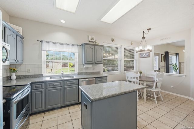 1210 Reawick, San Antonio, TX 78253