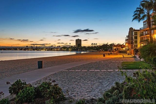 1235 Parker 3K, San Diego, CA 92109