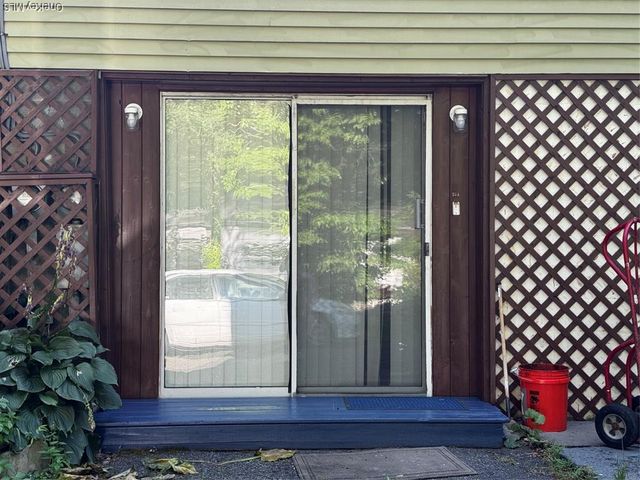 24 Chestnut Lane, Newburgh, NY 12550