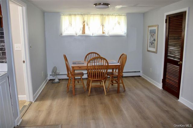 24 Chestnut Lane, Newburgh, NY 12550