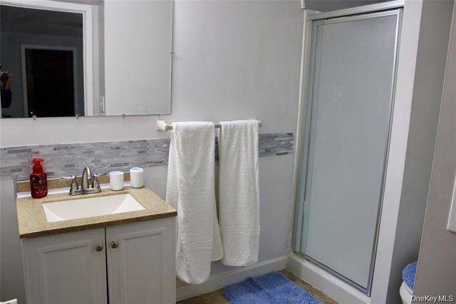 24 Chestnut Lane, Newburgh, NY 12550