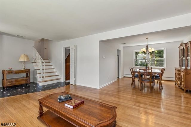 2 Poplar Way, Cranford Twp., NJ 07016