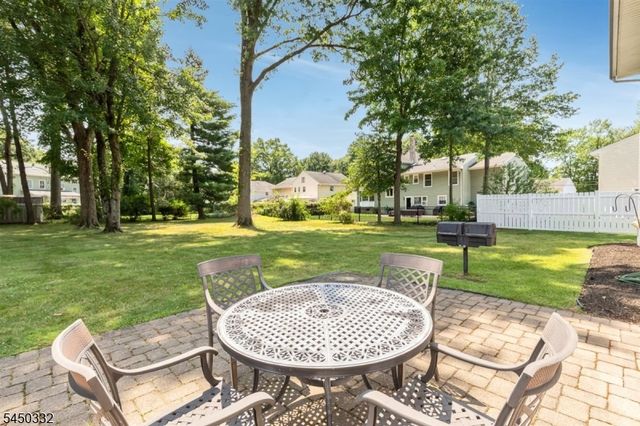 2 Poplar Way, Cranford Twp., NJ 07016