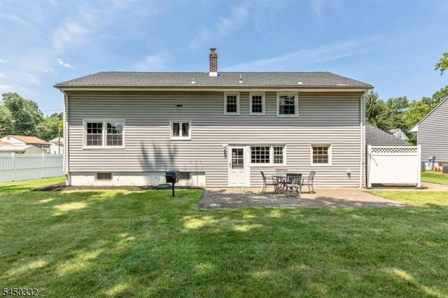 2 Poplar Way, Cranford Twp., NJ 07016