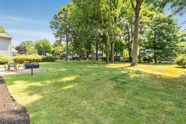 2 Poplar Way, Cranford Twp., NJ 07016