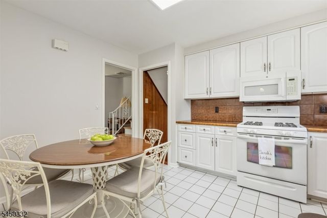 2 Poplar Way, Cranford Twp., NJ 07016