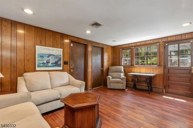 2 Poplar Way, Cranford Twp., NJ 07016