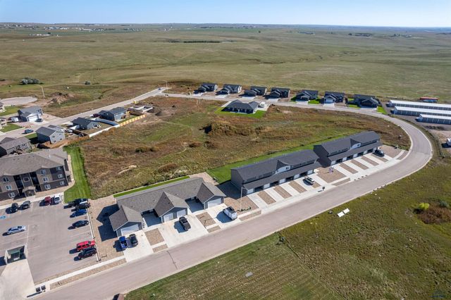 669 LIBERTY PARK DR, Box Elder, SD 57719