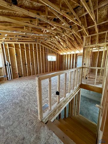 669 LIBERTY PARK DR, Box Elder, SD 57719