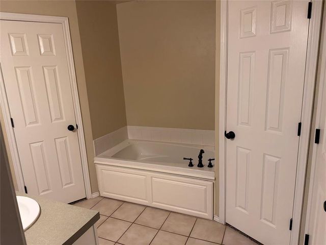 12113 NW 7th Street, Yukon, OK 73099