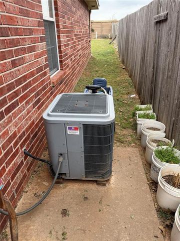 12113 NW 7th Street, Yukon, OK 73099