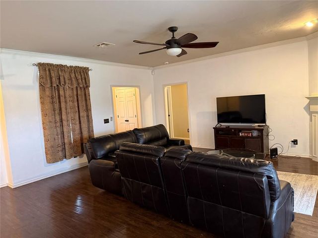 12113 NW 7th Street, Yukon, OK 73099