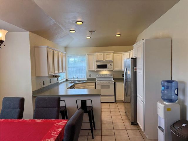 12113 NW 7th Street, Yukon, OK 73099