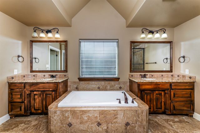 3224 Ferry Boat Lane, Granbury, TX 76049