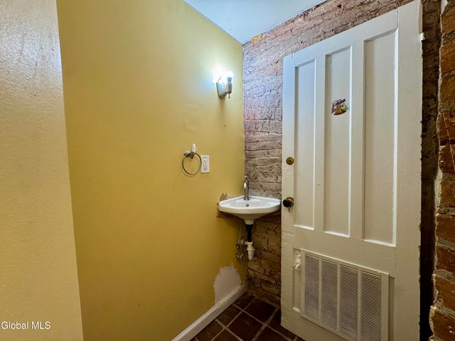 352 Hamilton Street, Albany, NY 12210