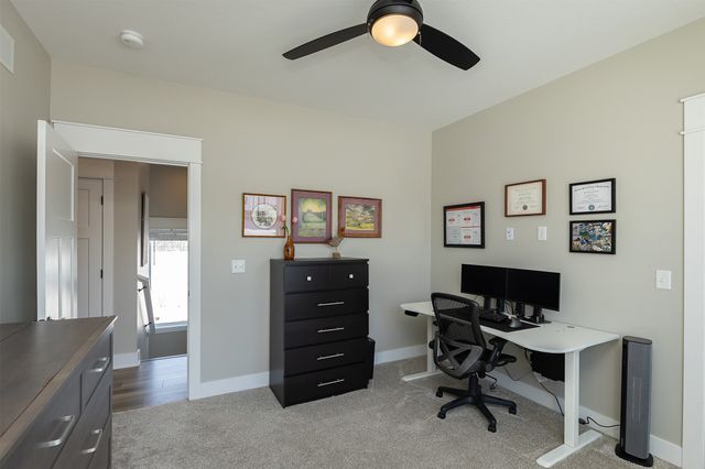 811 Ledgestone Court, Polk City, IA 50226