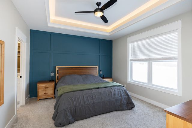 811 Ledgestone Court, Polk City, IA 50226