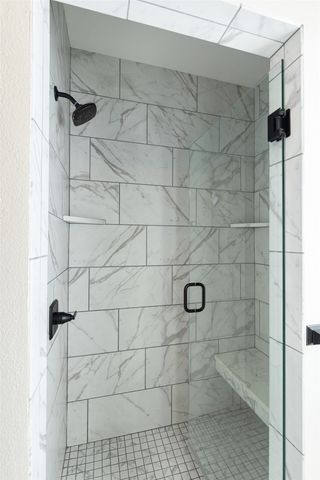 811 Ledgestone Court, Polk City, IA 50226