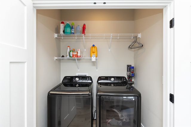 811 Ledgestone Court, Polk City, IA 50226