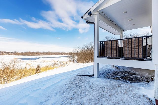 811 Ledgestone Court, Polk City, IA 50226