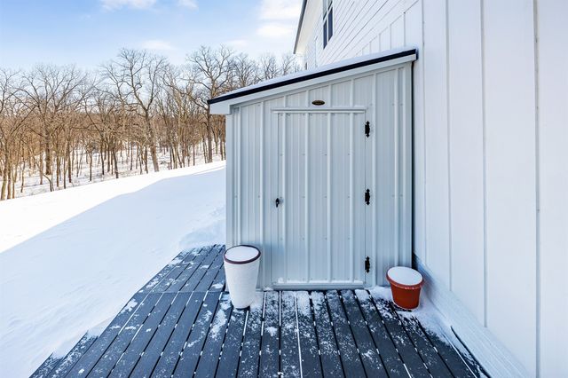 811 Ledgestone Court, Polk City, IA 50226