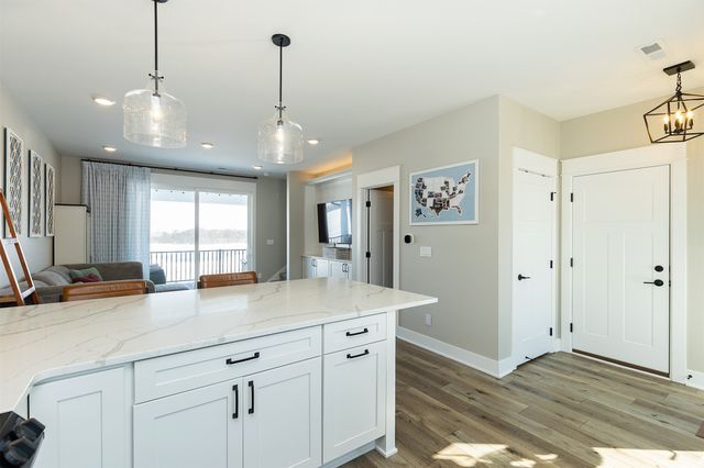 811 Ledgestone Court, Polk City, IA 50226