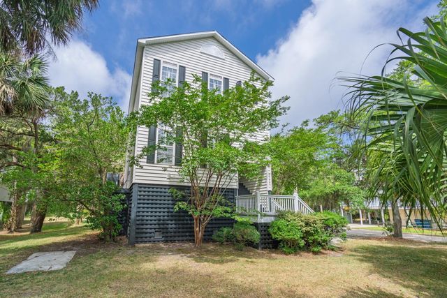 3332 Myrtle Street, Edisto Island, SC 29438