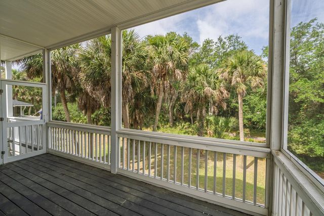 3332 Myrtle Street, Edisto Island, SC 29438
