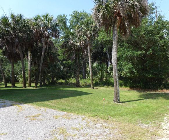 3332 Myrtle Street, Edisto Island, SC 29438