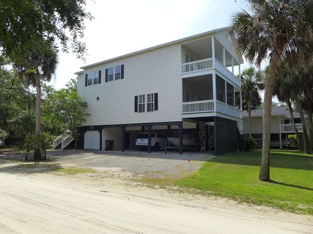 3332 Myrtle Street, Edisto Island, SC 29438