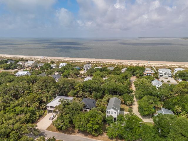 3332 Myrtle Street, Edisto Island, SC 29438
