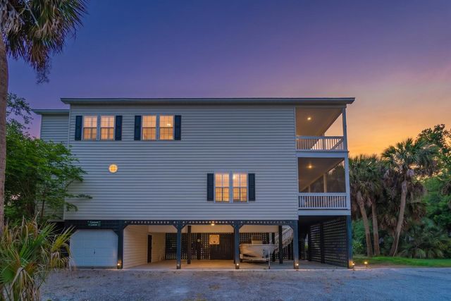 3332 Myrtle Street, Edisto Island, SC 29438