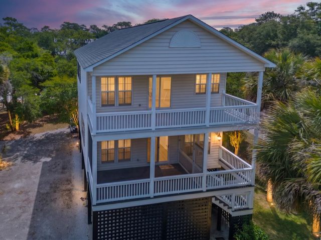 3332 Myrtle Street, Edisto Island, SC 29438