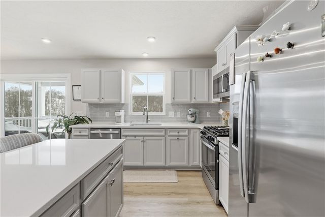 142 Olivia Dr, Center Twp, PA 15061