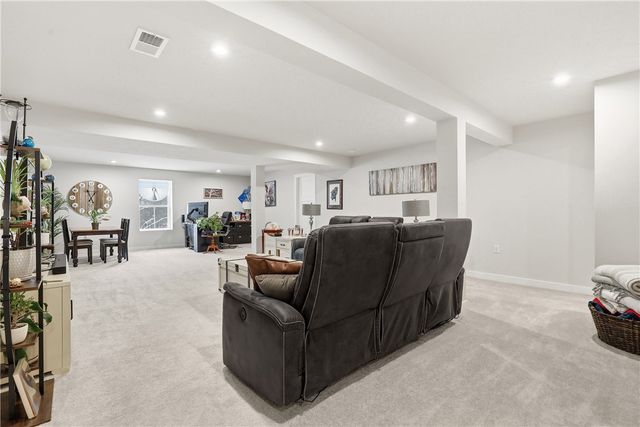 142 Olivia Dr, Center Twp, PA 15061