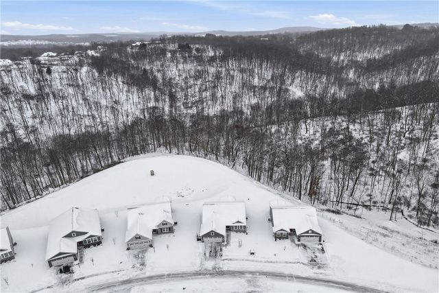 142 Olivia Dr, Center Twp, PA 15061