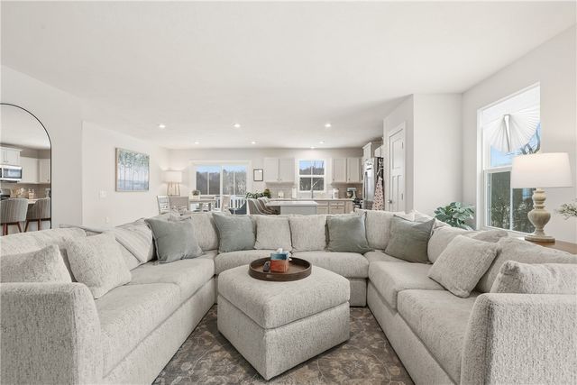 142 Olivia Dr, Center Twp, PA 15061