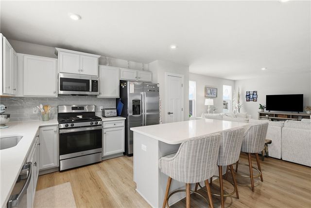 142 Olivia Dr, Center Twp, PA 15061