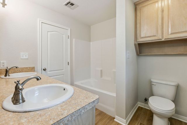 116 Tomahawk Drive, Lacy Lakeview, TX 76705