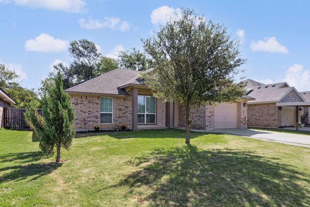 116 Tomahawk Drive, Lacy Lakeview, TX 76705