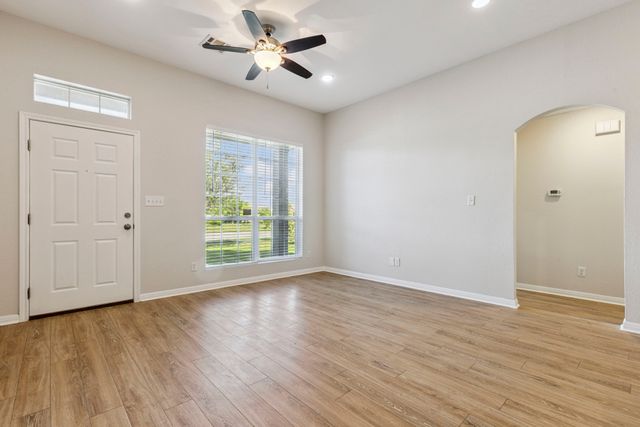 116 Tomahawk Drive, Lacy Lakeview, TX 76705