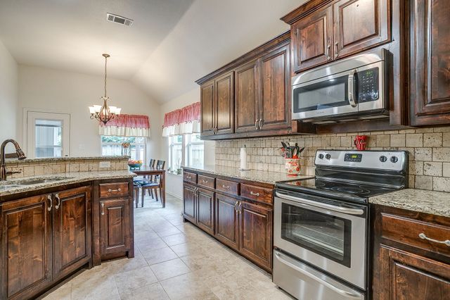 216 Lovers Path Drive, Springtown, TX 76082
