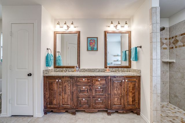 216 Lovers Path Drive, Springtown, TX 76082