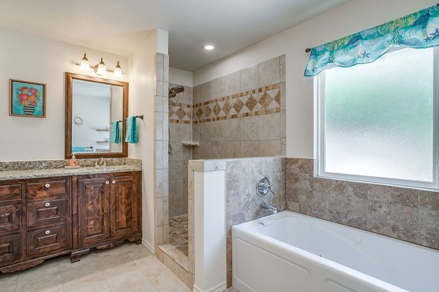 216 Lovers Path Drive, Springtown, TX 76082