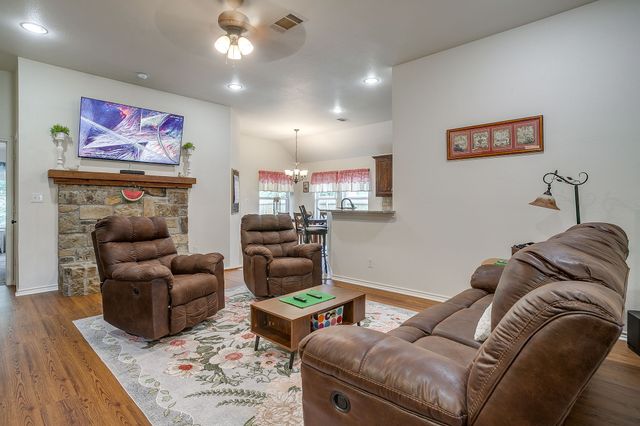 216 Lovers Path Drive, Springtown, TX 76082
