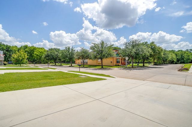 216 Lovers Path Drive, Springtown, TX 76082