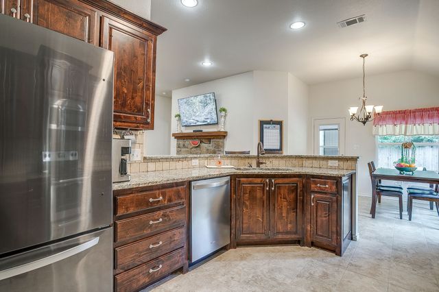 216 Lovers Path Drive, Springtown, TX 76082