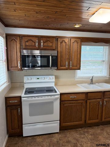 4315 F Street, Lincoln, NE 68510